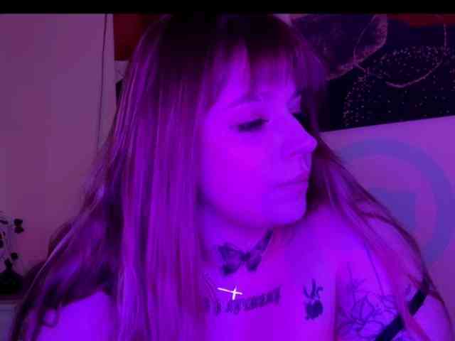 CarlottaMilam webcam