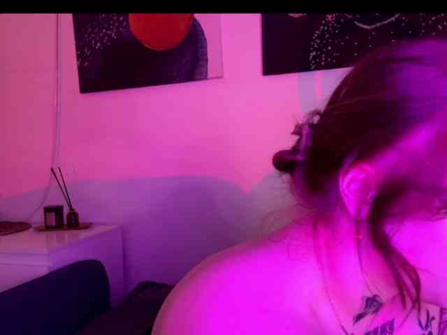 CarlottaMilam webcam