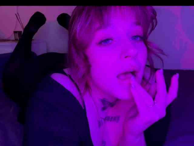 CarlottaMilam webcam