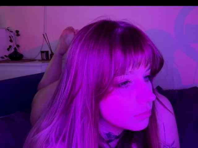 CarlottaMilam webcam