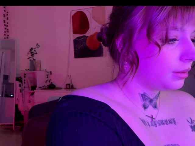 CarlottaMilam webcam