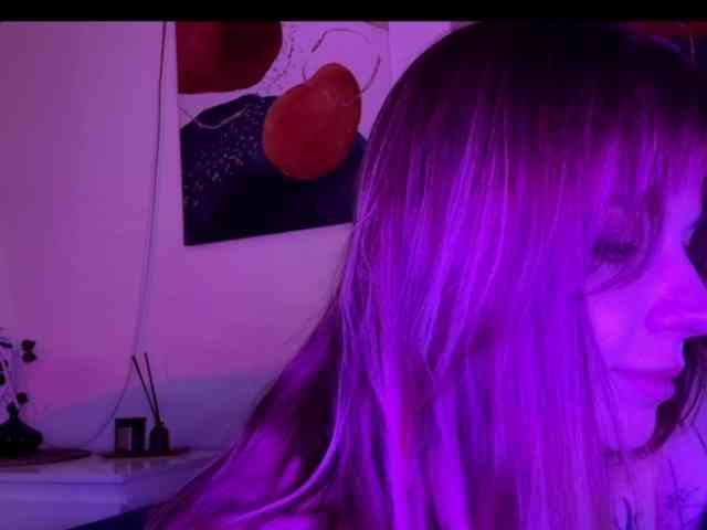 CarlottaMilam webcam