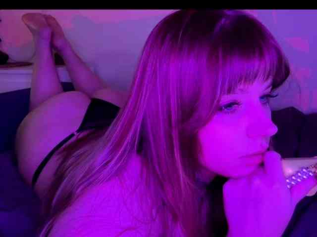 CarlottaMilam webcam