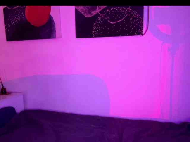 CarlottaMilam webcam