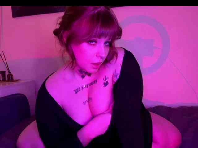 CarlottaMilam webcam