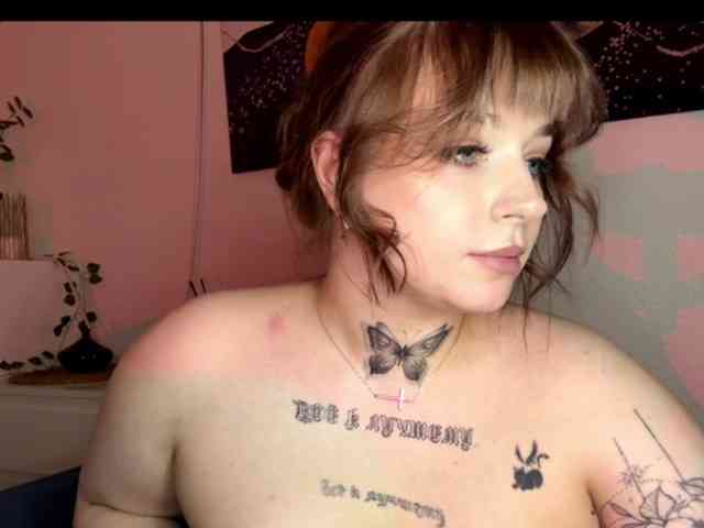 CarlottaMilam webcam