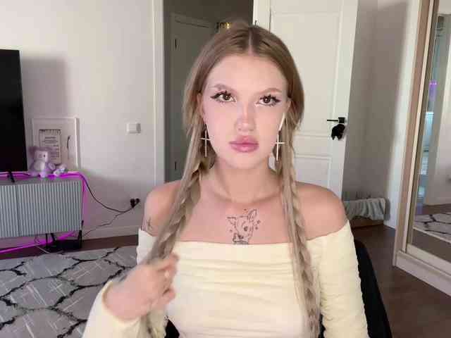 LaniMcgranahan webcam