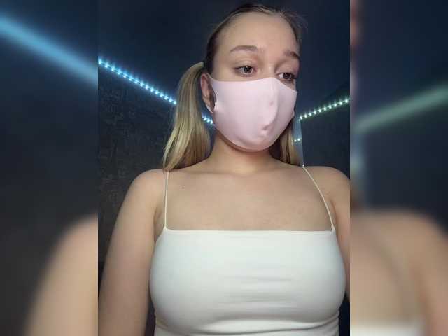 KiraBlin's BongaCams show and profile