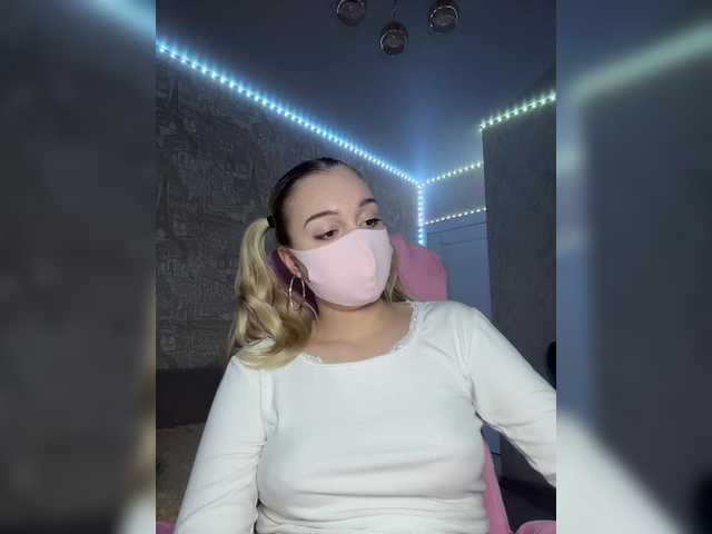 KiraBlin's BongaCams show and profile