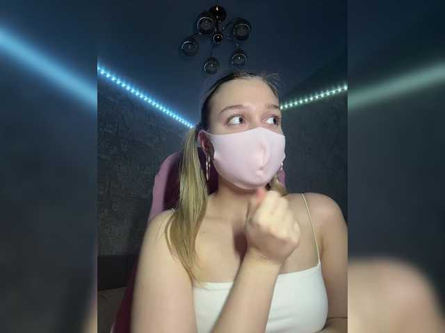 KiraBlin's BongaCams show and profile