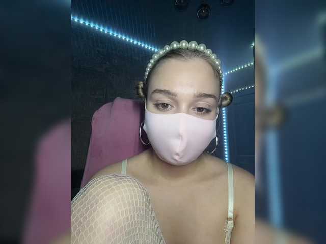 KiraBlin's BongaCams show and profile