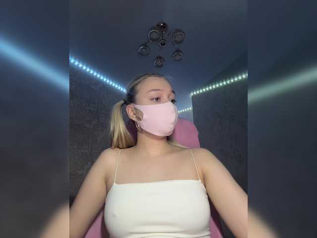 KiraBlin's BongaCams show and profile