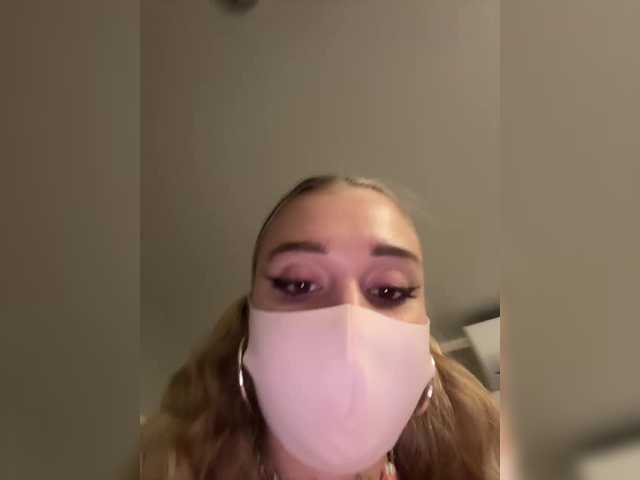 KiraBlin's BongaCams show and profile