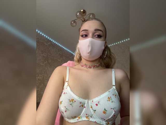 KiraBlin's BongaCams show and profile