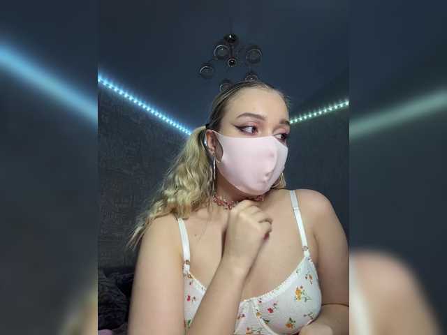 KiraBlin's BongaCams show and profile