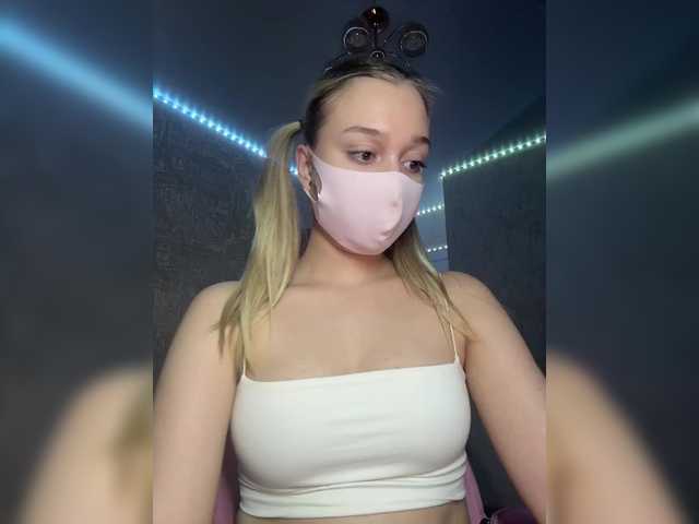 KiraBlin's BongaCams show and profile