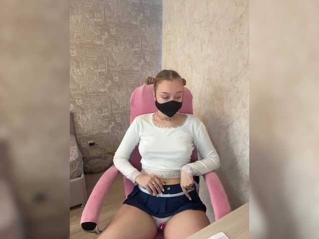 KiraBlin's BongaCams show and profile