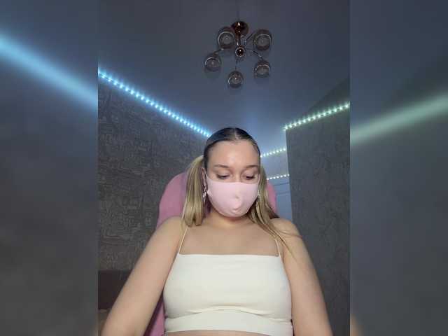 KiraBlin's BongaCams show and profile