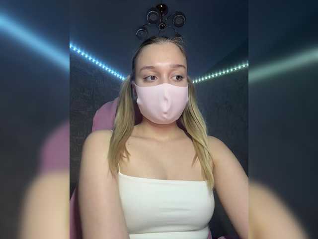 KiraBlin's BongaCams show and profile