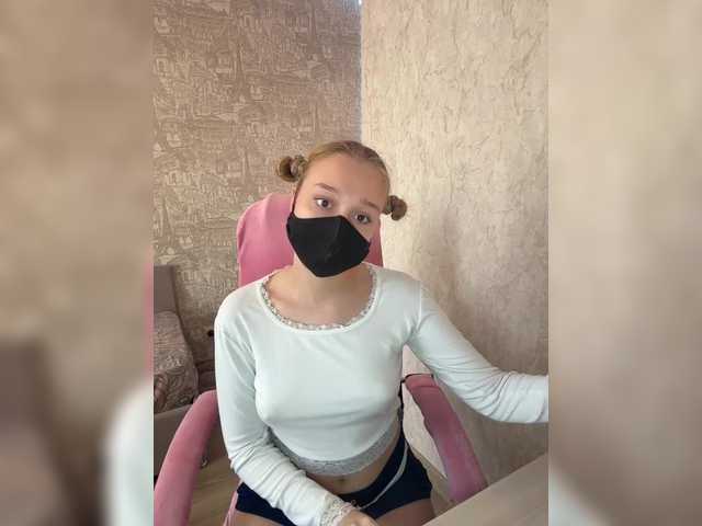 KiraBlin's BongaCams show and profile