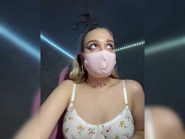 KiraBlin's BongaCams show and profile