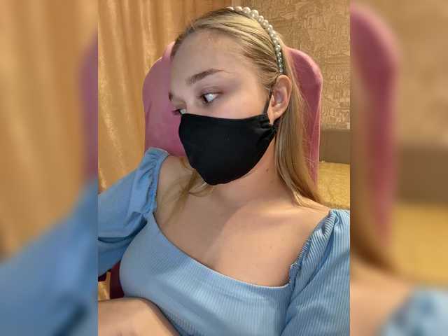 KiraBlin's BongaCams show and profile