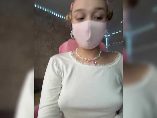 KiraBlin webcam stream