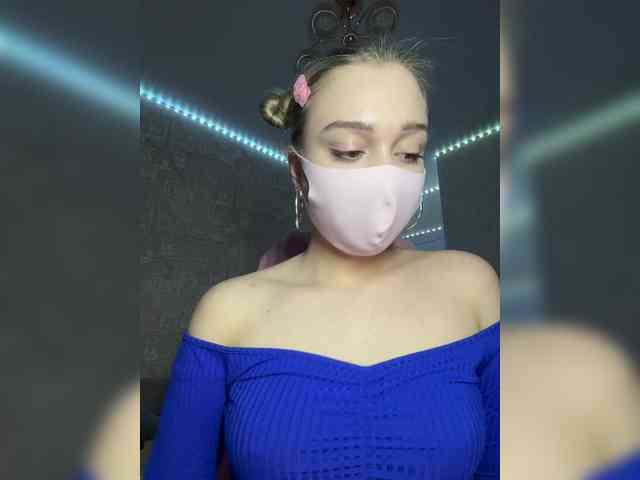 KiraBlin Live Webcam on BongaCams