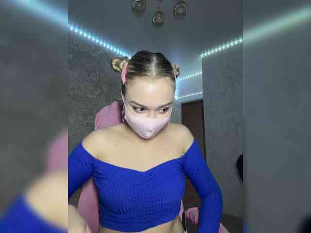 KiraBlin Live Webcam on BongaCams