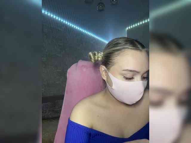 KiraBlin Live Webcam on BongaCams