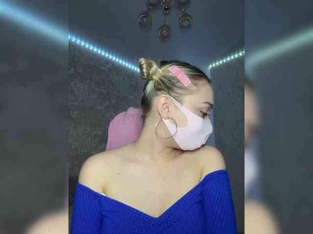 KiraBlin Live Webcam on BongaCams