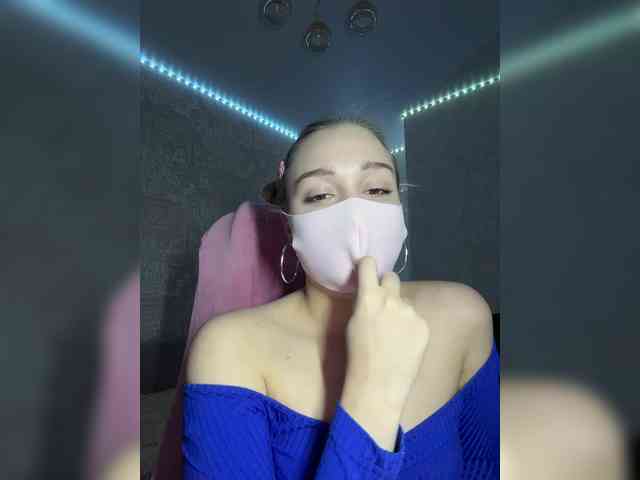 KiraBlin Live Webcam on BongaCams