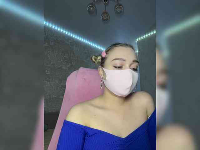 KiraBlin Live Webcam on BongaCams