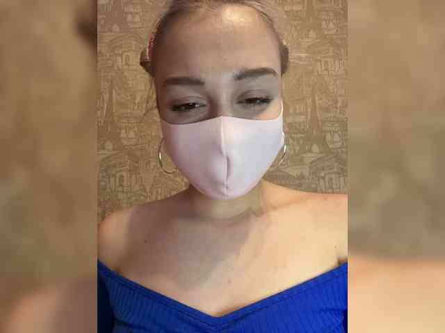 KiraBlin Live Webcam on BongaCams