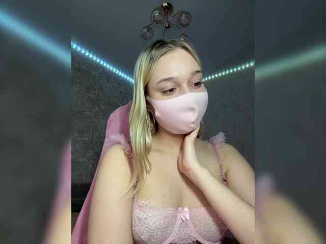 Kira-KisSka webcam