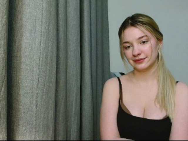 EvelineTop from BongaCams