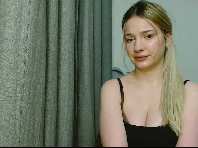 EvelineTop — hI babes, lets have some fun ;) a*** me anything x  PM- 30!! :) 