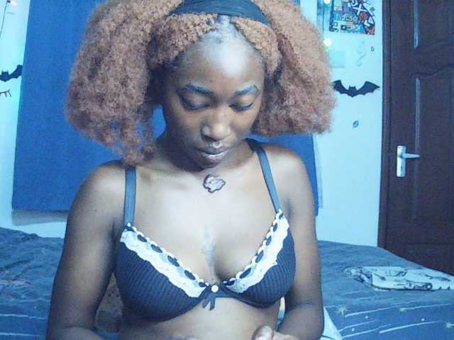 LeylieCandy's BongaCams show and profile