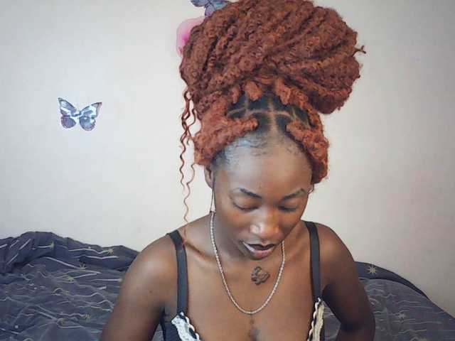 LeylieCandy's BongaCams show and profile