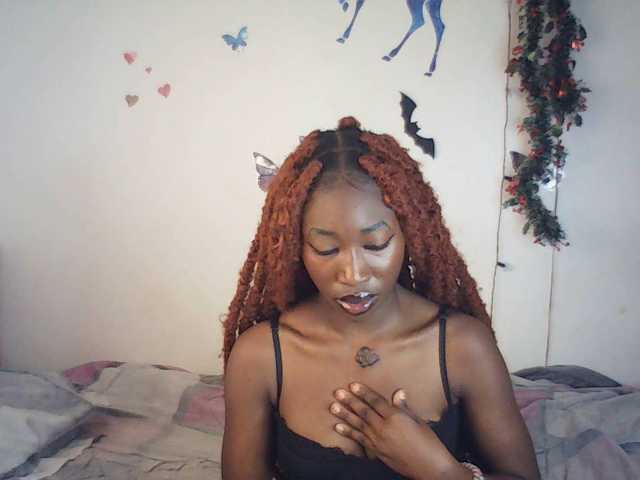 LeylieCandy's BongaCams show and profile