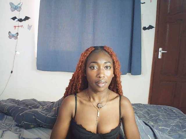 LeylieCandy's BongaCams show and profile