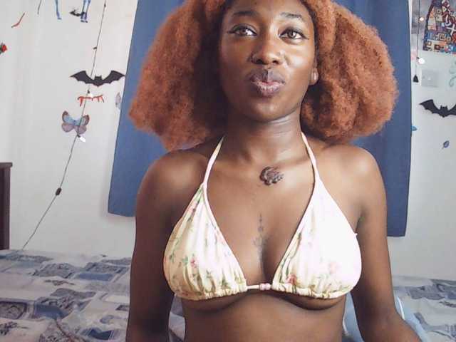 LeylieCandy's BongaCams show and profile