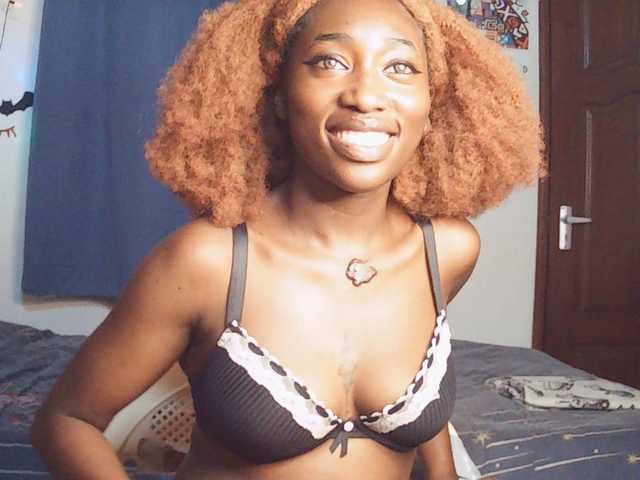 LeylieCandy Live Cam on BongaCams