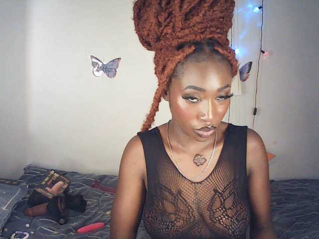 LeylieCandy's BongaCams show and profile