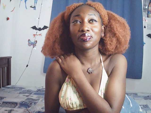 LeylieCandy's BongaCams show and profile