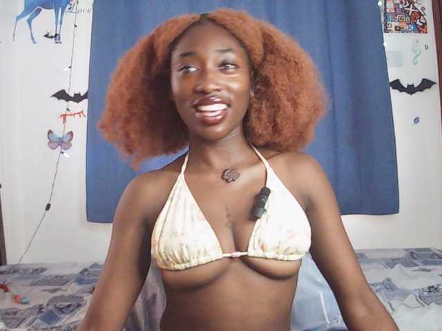 LeylieCandy's BongaCams show and profile