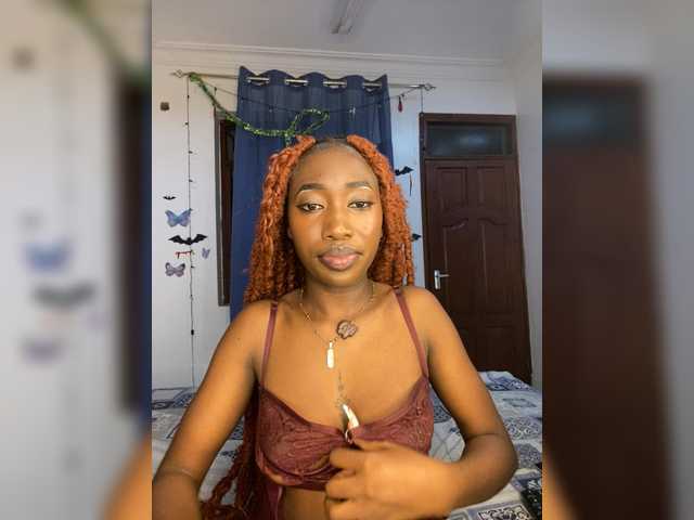 LeylieCandy's BongaCams show and profile