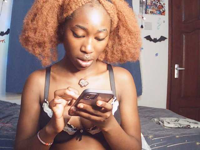 LeylieCandy Live Cam on BongaCams