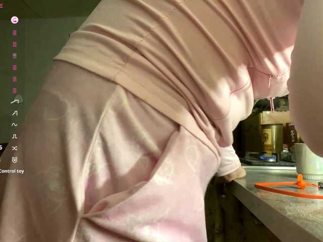 ConchitaLiberti's BongaCams show and profile