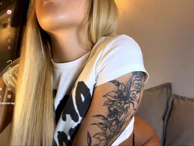 ConchitaLiberti's BongaCams show and profile